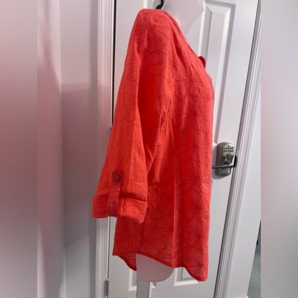 NWOT Chico’s Coral Embroidered Top, Size 2 Perfect for Spring and Summer ☀️ 💐 - Picture 3 of 7